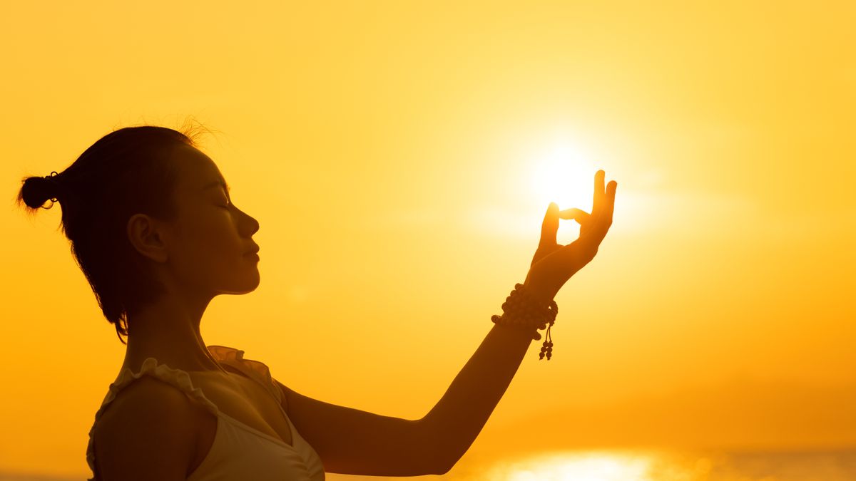 3 breathing exercises for stuffy, high-pollen days